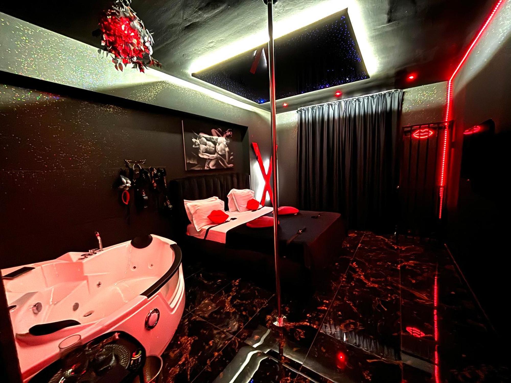 Romeo Nights - Love Rooms - Adults Only Bucharest Exterior photo