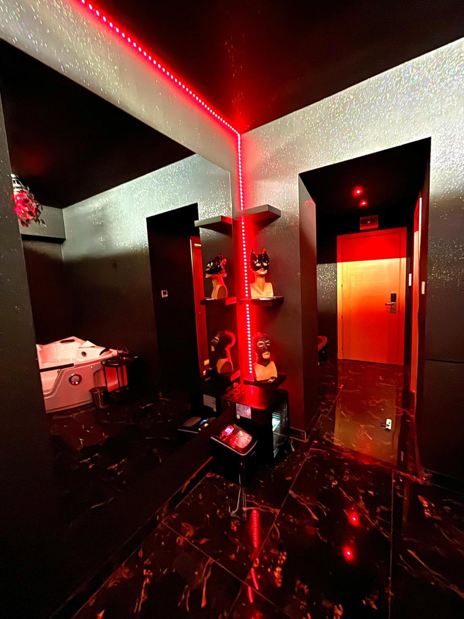 Romeo Nights - Love Rooms - Adults Only Bucharest Exterior photo